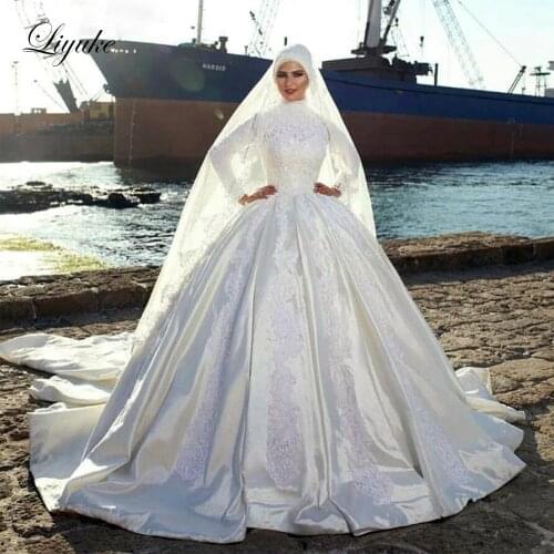 Liyuke Gorgeous Ball Gown Muslim Wedding Dress With Long Sleeve Arabic Bridal Wedding Gown With Royal Train