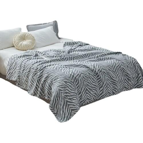 Quilt Blanket Three Layer Cotton Gauze Breathable Summer Office Bed Sofa Double Sheet Leisure Comforter King Size Blanket