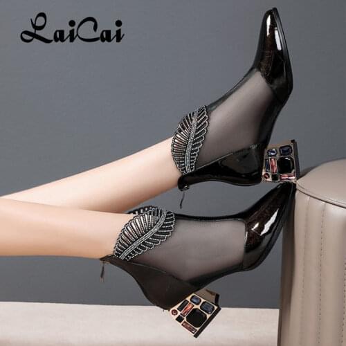2021 Spring A Summer New Chunky Heel Patent Leather Pumps Womens Hollow-out Plus Size Mesh Rhinestone Boots Closed Toe Sandals