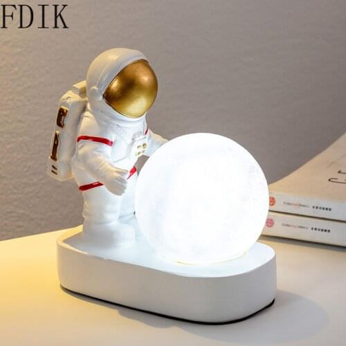 Nordic Creative Astronaut Moon Lamp Decoration Home Lumimaire for Living Room Bedroom Childs Room Standing Lamps Night Light