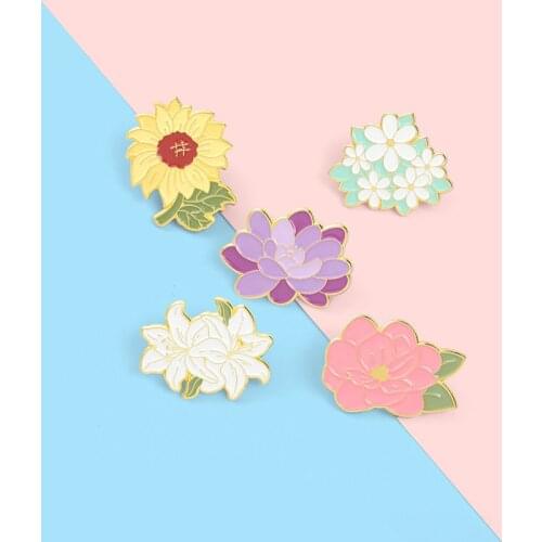 New cartoon creative exquisite sunflower lily flower series modeling brooch clothing all-match chest paint badge
