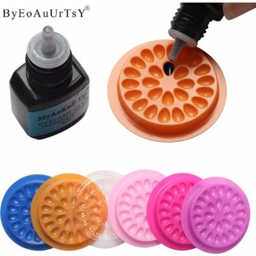 False Eyelashes Glue Holder Eyelash Extension Glue Holder Pallet Pads Plastic Flower Shaped Glue Gasket for Grafting Wholesale
