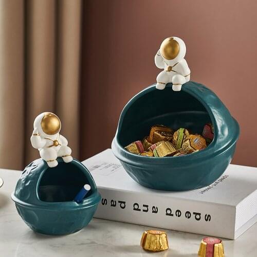 Creative Astronaut Ceramic Storage Box Ashtray Nordic Home Decoration Living Room Bedroom Decoration Accessories Gifts Sculpture