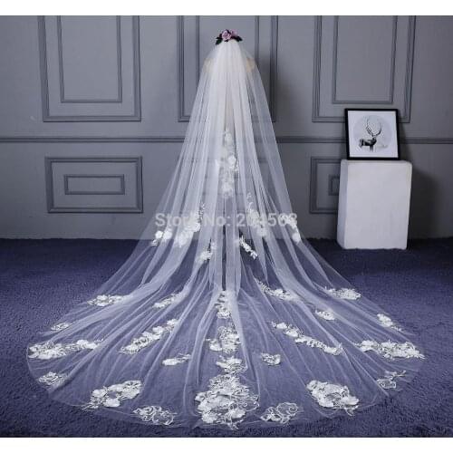 One-Layer Wedding Veil with Appliques Stunning Bridal Cathedral Veils with Comb and Flowers YHG2019