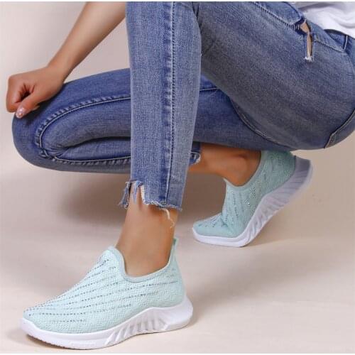 2021 Summer Women Shoes Breathable Mesh Sneakers Sports Shoes Ladies Slip On Soft Platform Fashion Loafers Shoes For Trainers
