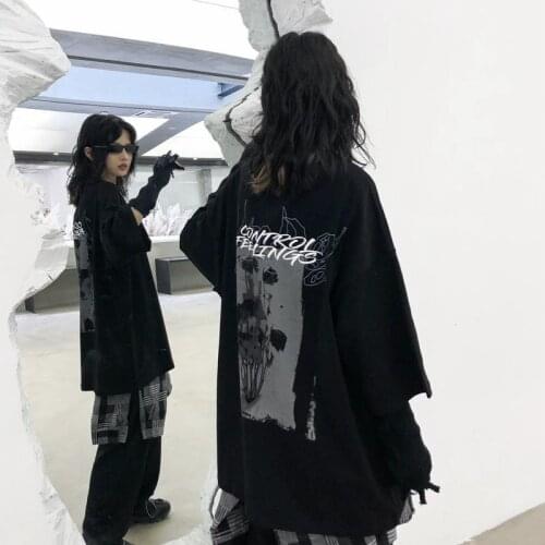 2021 New Dark Graffiti Rose T-shirt Men and Women Loose Funeral Printed Short-sleeved Couple Summer Jacket