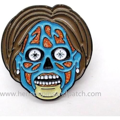 Retail And Stock Metal iron soft enamel glitter skull head pin badge
