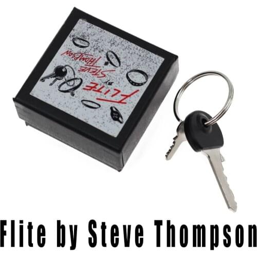 Flite by Steve Thompson Borrowed Ring To Keychain Close up Magic Tricks props Gimmick Illusions Magician Invisible Magia Toys
