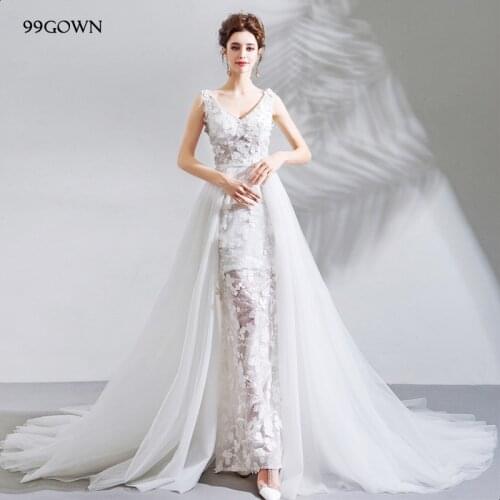 99GOWN 2021 Wedding Gown Sexy Sleeveless V-Neck Ivory Wedding Dresses Handmade Flower Lace Chapel Train Wedding Dress
