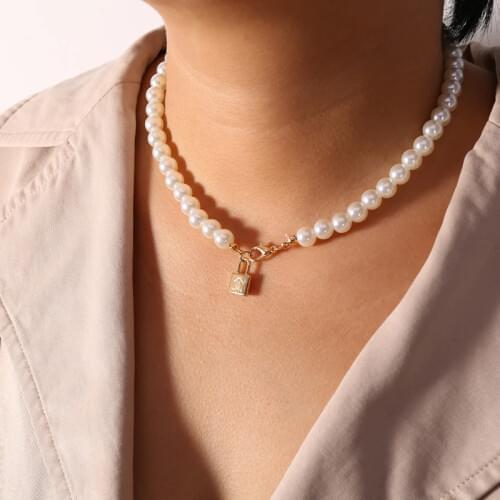 Cute Alloy Lock Pendant Necklace for Women Imitation Pearls Choker Necklaces for Women 2019 Fashion Jewelry Clavicle Chain New
