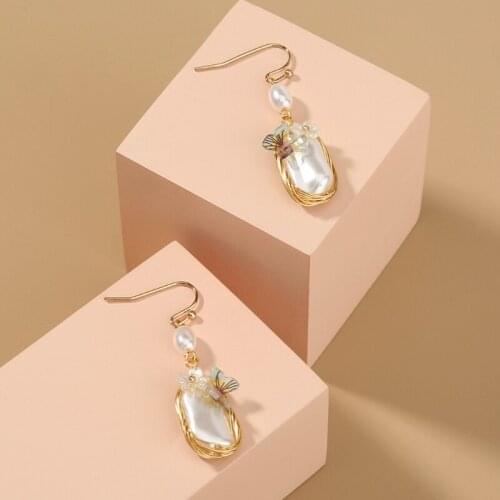 Vintage Elegant Female Earrings New Temperament Pearl Butterfly Drop Earrings