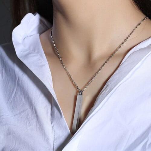 Necklaces Womens Perfume Bottle Pendant Stainless Steel Fashion Necklace Pendant Jewelry on The Neck Gifts for Woman Accessories