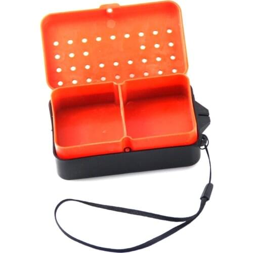 1/2PCS Compartments Fishing Box 10 * 6 * 3.2Cm Plastic Earthworm Worm Bait Lure Fly Carp Fishing Tackle Box Accessories X093