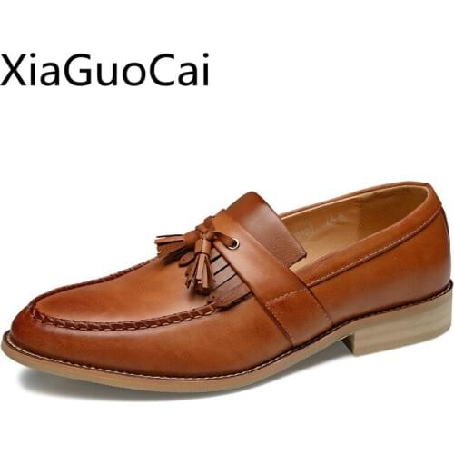 Spring and Autumn Tassel Men Oxfords Shoes Fashion Men Loafers Moccasins Fashion Casual Shoes Pointed Toe Mens Brogue Shoes