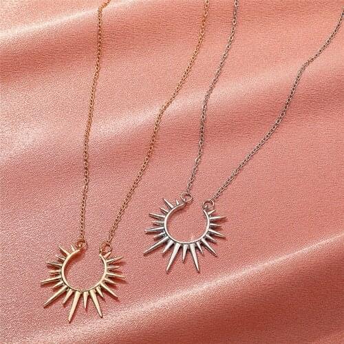 Classic Vintage Sun Flower Pendant Necklace For Women Girls Fashion Design Geometric Charms Choker Jewelry Party Gifts