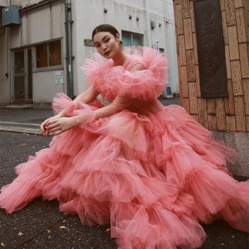 Chic Pink Tiered Ruffles Prom Dresses Sheer Neck Full Sleeve Evening Dress Vintage Illusion Ball Gown Formal Party Gowns
