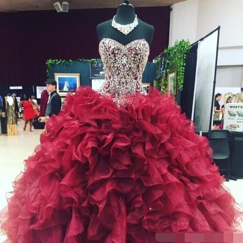 Crystal Beaded Sweetheart Organza Ruffles Ball Gown Quinceanera Dresses 2019 Burgundy Vestidos De 15 Anos Sweet 16 prom dress
