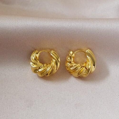 Earrings retro twisted ear buckle female temperament simple gradient twist earrings
