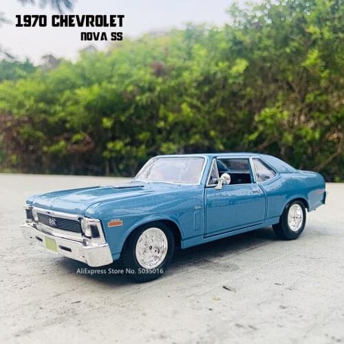 Maisto 1:24 1970 Chevrolet Nova SS blue casting alloy car model handicraft decoration collection toy tool gift die-casting