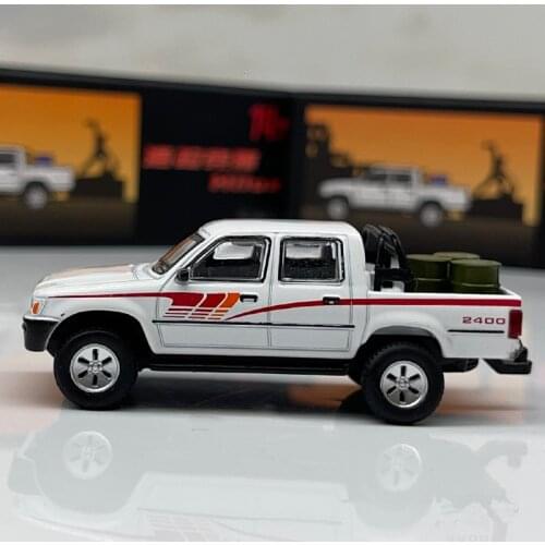 1/64 Scale Toyota Hilux Pickup Alloy Car Model Diecasts Metal Car Body and Chassis Toy Model High Simulation With Retail Box