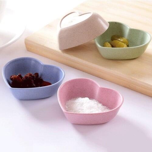 1pcs Cute Love Heart Shape Wheat Straw Bowl Vinegar Seasoning Solid Soybean Dish Sauce Salt Snack Small Plate Kitchen Supplies