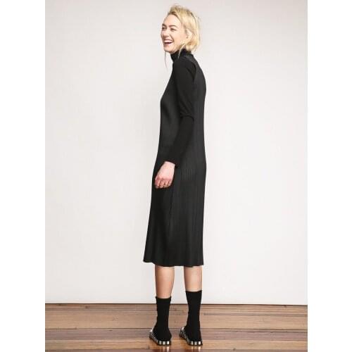 Four Seasons Commuter Basics Wrinkle Sleeveless Dress Long Vest Dress Miyake Pleated Dress