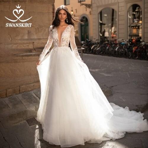 Long Sleeve Lace Wedding Dress 2020 V-neck Open Back Appliques A-Line Beach Princess Bride Gown SwanSarah I204 Vestido De Noiva