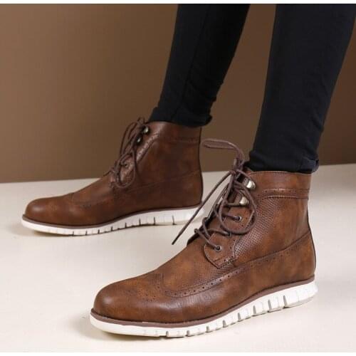 Men Casual Soft Leather Boots Brown Brogue Shoes Carving Bullock Platform Shoes Breathable Vintage High Top Ankle Botas Men