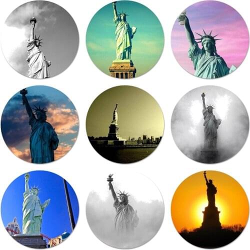 Statue of Liberty New York Icons Pins Badge Decoration Brooches Metal Badges For Clothes Backpack Decoration 58mm