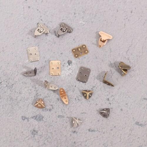 4Pcs Mini Metal Crafts DIY Manual Doll Bags Parts Doll Suitcase Box Case Corner Protector Luggage Trunk Lock Box Accessories