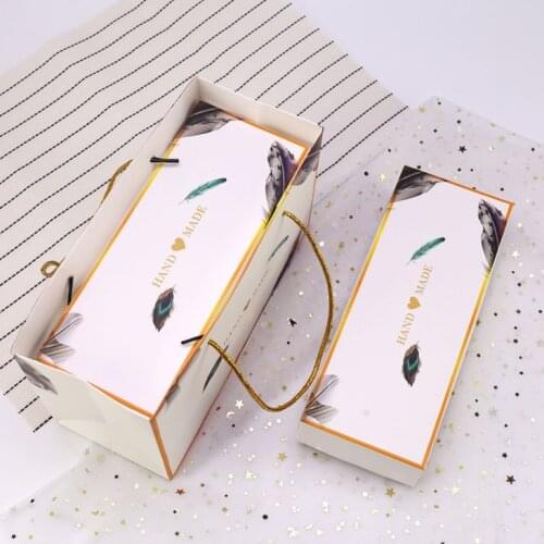 2019 New 100pcs Feather Candy Biscuit Box Snow Flake Crispy Cow Rolled Candy Cookie Packaging Box