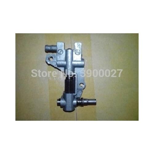 2PCS/LOT chainsaw oil pump 4500 5200 5800 45/52/58CC Chainsaw spare parts good quality