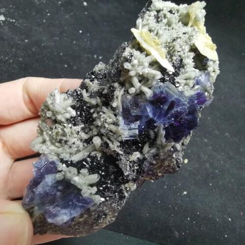 136.6gRare natural blue violet heart fluorite and wolframite mica associated mineral specimens and crystal healing QUARTZ GEM