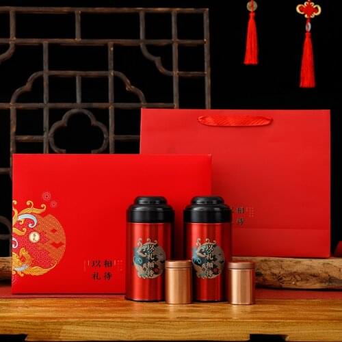 Xin Jia Yi Packaging Butter Cookies Dog Shape Cookie Square Tin Can