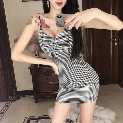 Real shot 2019 new nightclub sexy bag hip V-neck plaid slim strap dress