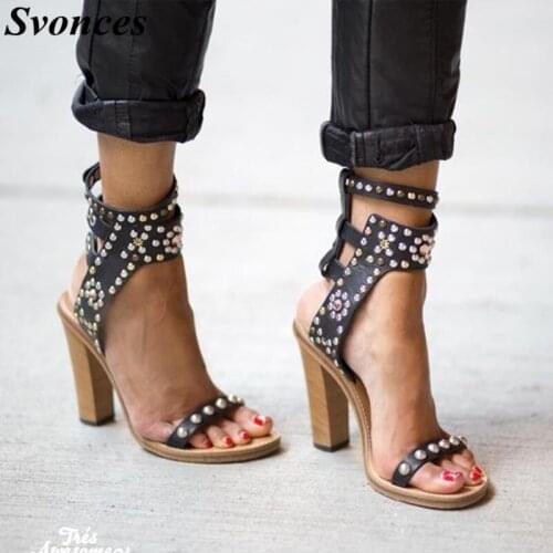 Svonces Fashion Brand Handmade Rivets Sandals Thick Heel Bohemia Style Strass Gladiator Sandals Summer Beach Shoes Flats Female