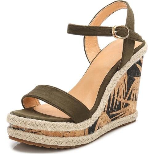 Go with wedgie straw sandals for womens summer 2021 new one-button platform heels with thick soles and patchwork colors