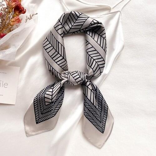 2021 Autumn Fashion New Dustproof Shawls Female 70X70CM Silk Scarves Luxury Stripe Print Kerchief Popular Sunscreen Square Towel