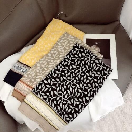 Autumn Fashion Aztec Floral Chain Tassel Viscose Shawl Scarf Lady Print Soft Wrap Pashmina Bufandas Muslim Hijab Sjaal 180*90Cm