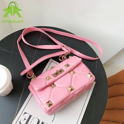 Fashion New 2021 Rivet Shouder Messenger Bag High Quality PU Leather Plaid Patten Women Handbads Lock Ladies Small Crossbody Bag