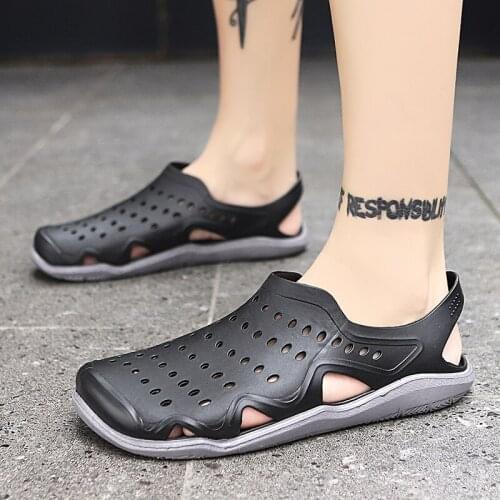 Mens Summer Sandals Color Matching Hole Shoes Comfortable Breathable Beach Shoes Anti-Skid Wear-Resistant Sandal Big Size 40-45