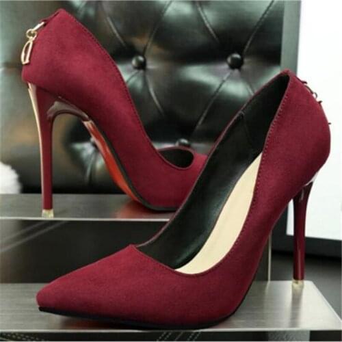 RNTLHQ Suede Pumps