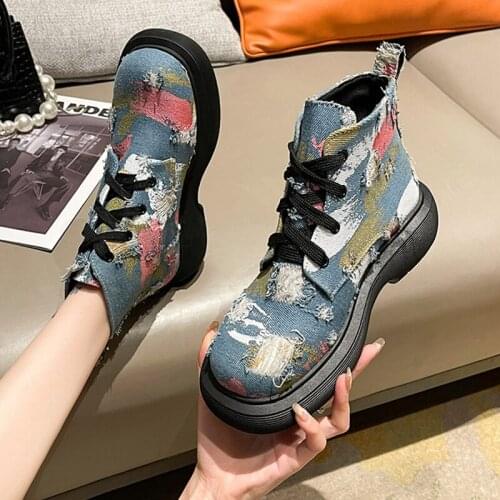 2021 New Fashion Womens Boots Retro Graffiti Casual Flat Boots Women High-Top Canvas Shoes Womens Martin Boot Womens Shoes