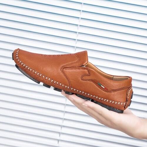 Mens Leather Casual Shoes Mens British Style Designer Office Shoes Outdoor Moccasins Men Slip on Loafers Formal Sneakers