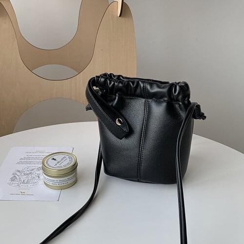 Drawstring bucket bag with fashionable texture New Retro single shoulder slant span bag