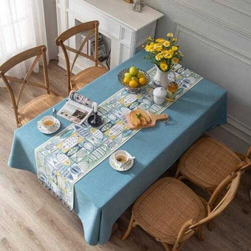 European Style Small Fish Jacquard Chenille Home Coffee Table Long Strip Tablecloth Tassel Beads Table Decoration Table Runner