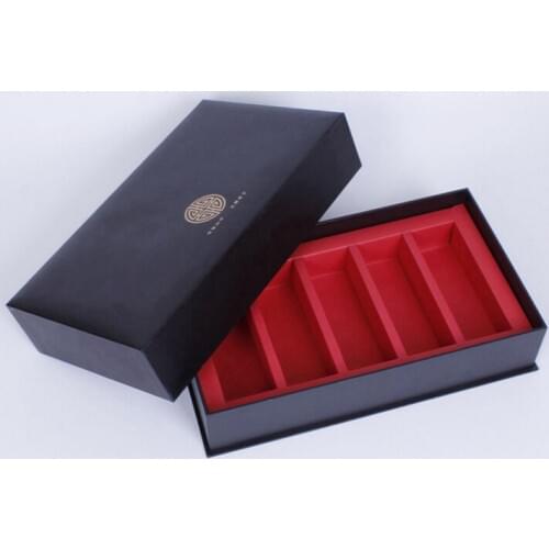 Custom White Packaging Magnetic Closure Cardboard Paper Gift Box Wholesale ---DH11454