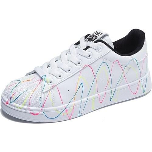 Womens shoes 2020 new color reflective slip-on casual shoes soft soles comfortable non-slip small white shoes