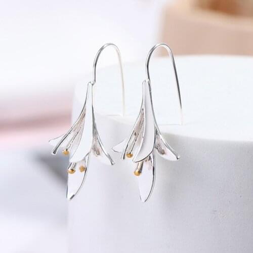 Fashion Silver Flowers Long Earrings For Elegant Lady Earings Jewelry Gift