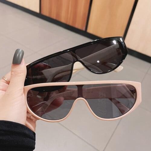 SO&EI Fashion One Piece Women Sunglasses Retro Round Metal Strip Decoration Eyewear Shades UV400 Trending Men Sun Glasses